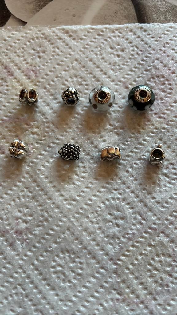 Charm pandora véritables, Bijoux, Sacs & Beauté, Bracelets à breloques, Enlèvement, Comme neuf, Pandora