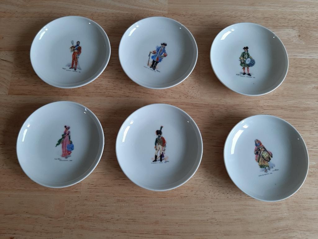 6 soucoupes avec personnages historiques, Antiquités & Art, Antiquités | Céramique & Poterie, Enlèvement ou Envoi