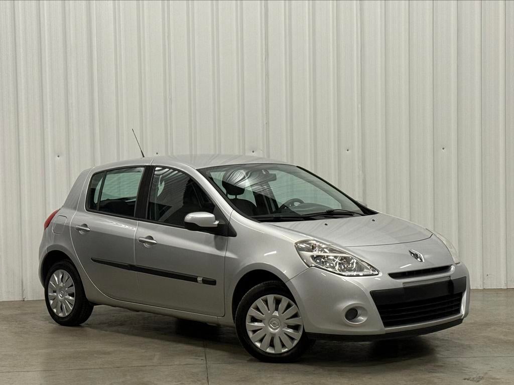 - Renault Clio - 1.2 Essence - 85.000km - Clima - BJ 2010, Argent ou Gris, Entreprise, Entretenue par le concessionnaire, Noir