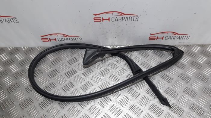 Cadre pare-brise d'un Mercedes C-Klasse, 3 mois de garantie, Utilisé, -, -