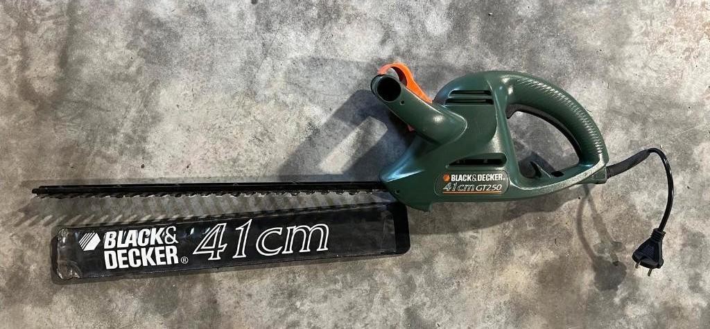 Black & Decker elektrische heggenschaar GT250, Tuin en Terras, Heggenscharen, Ophalen, Elektrisch, Black & Decker