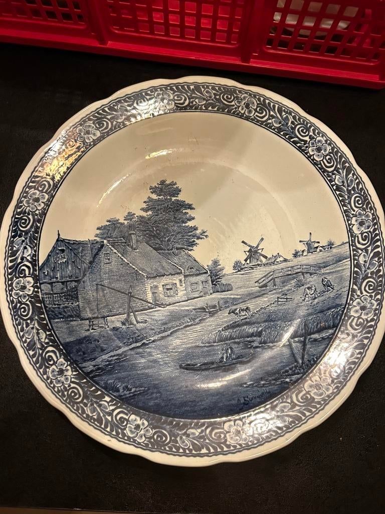 Assiette Boch, Enlèvement