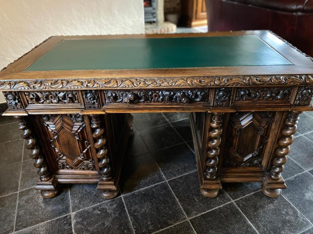 Antiek bureau, Enlèvement