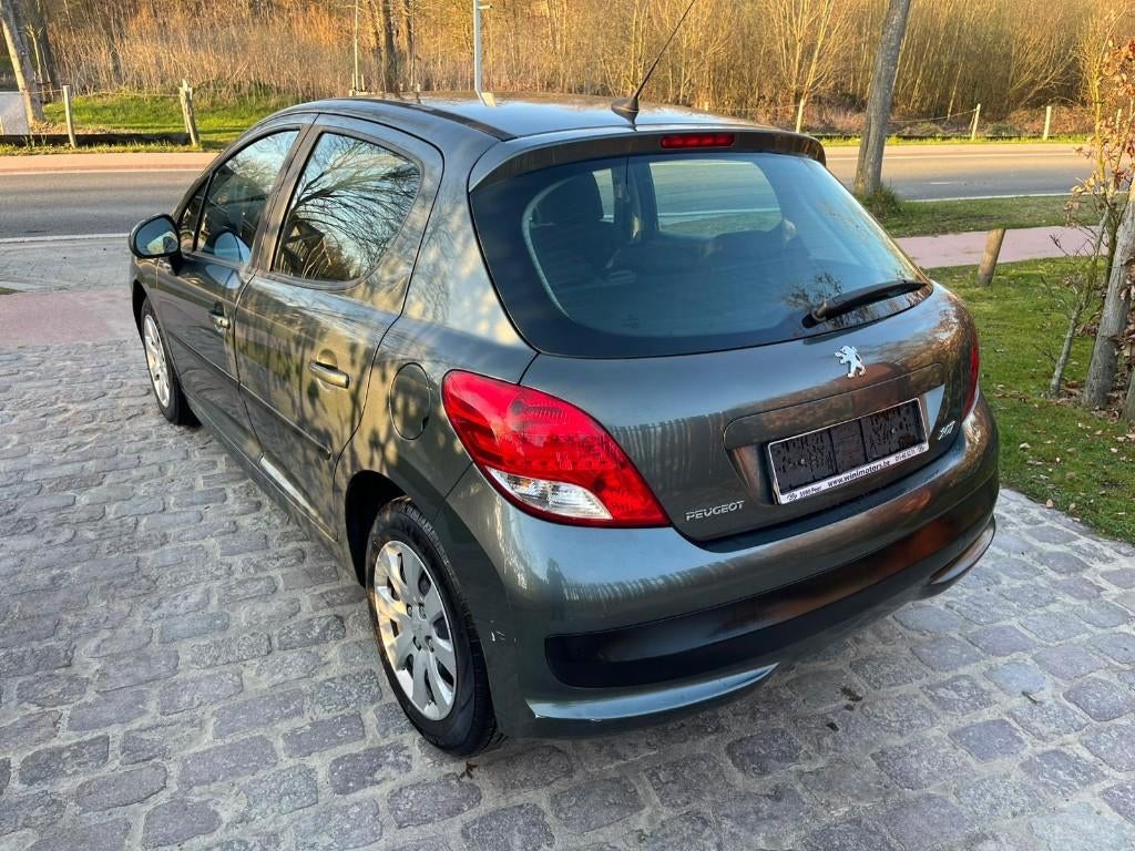 Peugeot 207 1.4 HDI / 180.693 km, Autos, Peugeot, Argent ou Gris, Achat, 50 kW, Entreprise