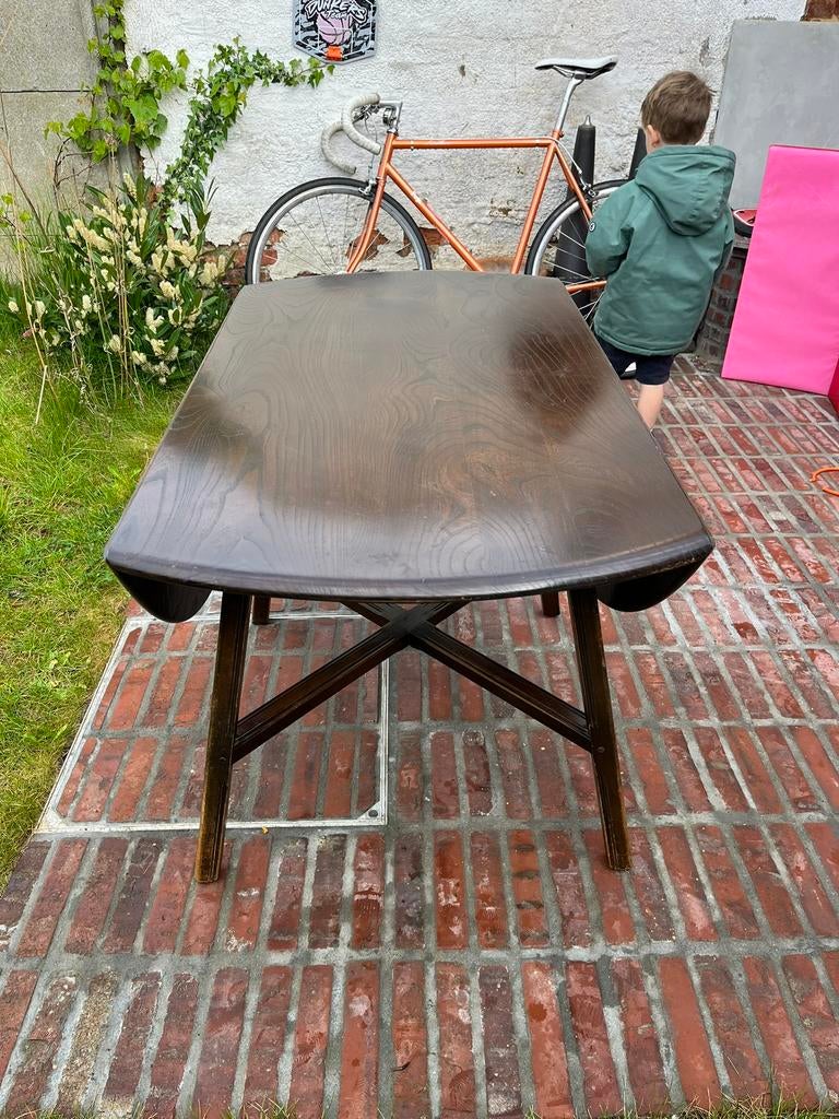 Vintage ronde houten tafel – donker gebeitst – uitschuifbaar, Huis en Inrichting, Tafels | Eettafels, Ophalen, Rond