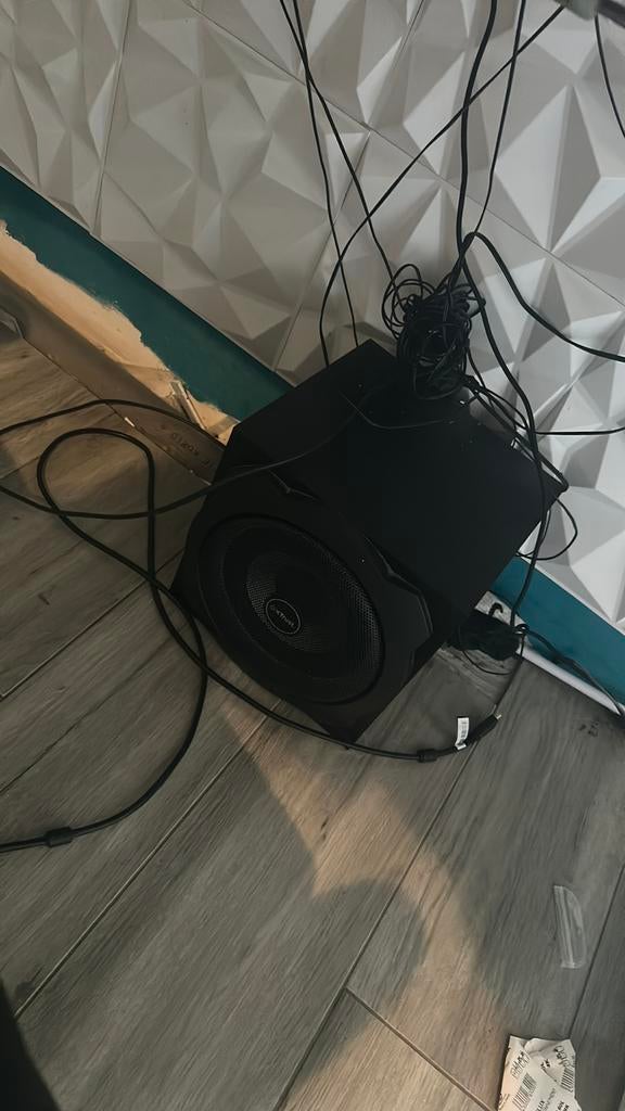 Tour pc avec clavier sourit ecran le barre d ecran, Enlèvement, Comme neuf