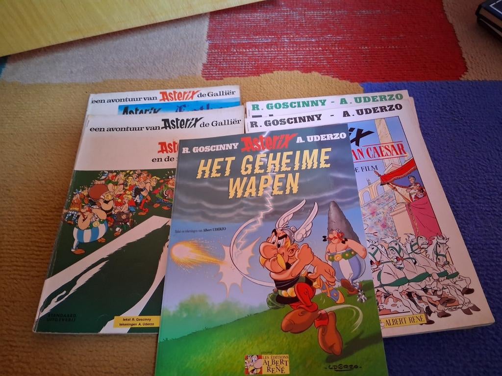 7 strips Asterix, Ophalen of Verzenden