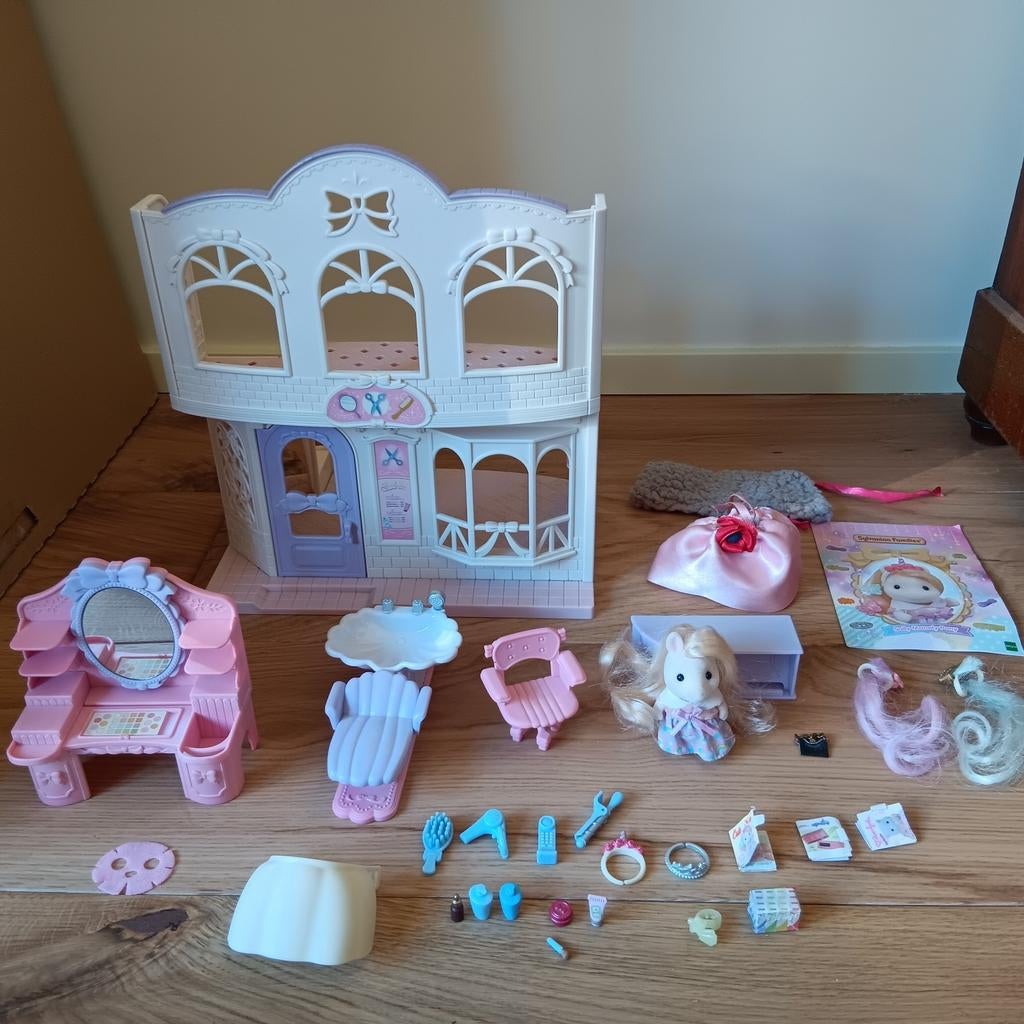 Sylvanian- salon de coiffure (5643), Enfants & Bébés, Jouets | Maisons de poupées, Enlèvement, Accessoires