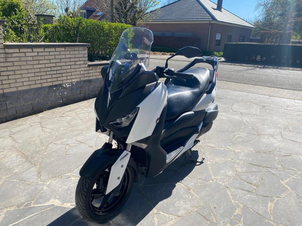 Yamaha Xmax 300 blanc, Motos, Motos | Yamaha, Particulier, Scooter, ABS, Transmission par cardan, Éclairage LED, Automatique, Occasion