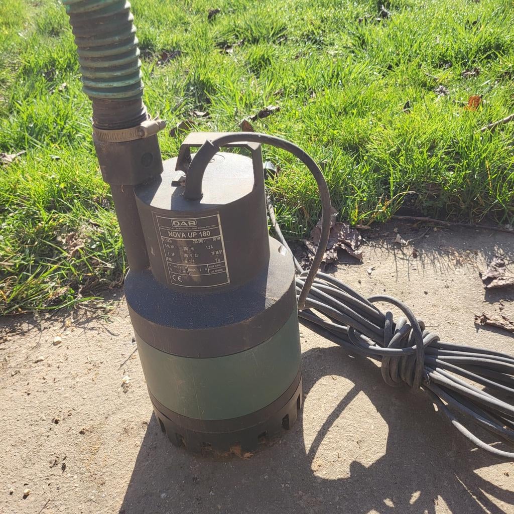 Dompelpomp in prima staat. DAB Nova Up 180., Tuin en Terras, Ophalen, Zo goed als nieuw, Elektrisch, Dompelpomp