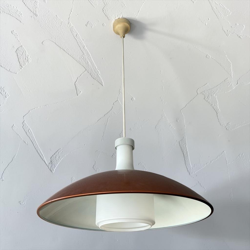 Vintage roest oranje metalen hanglamp / luster met opaline, Antiek en Kunst, Ophalen