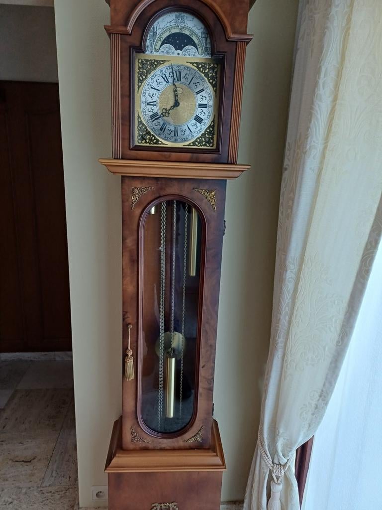 Horloge murale Artime, Enlèvement