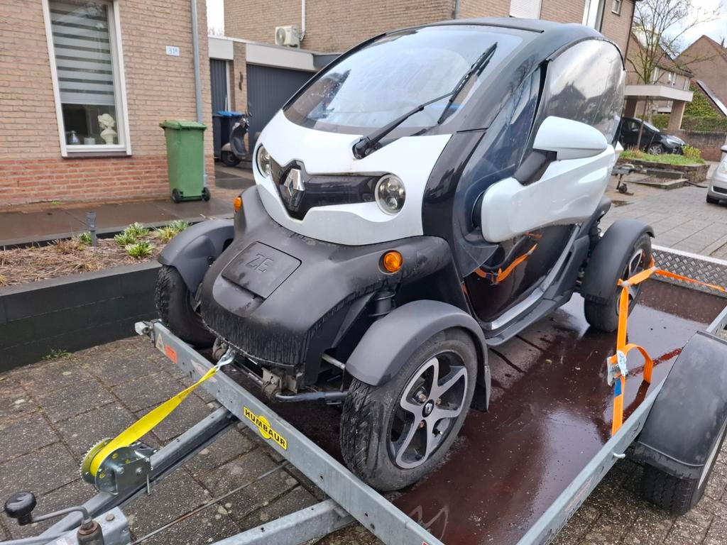 2 Renault Twizy 80 Color (2013) et Technic (2016), Autos, Renault, Argent ou Gris, Achat, 2 places, 375 kg