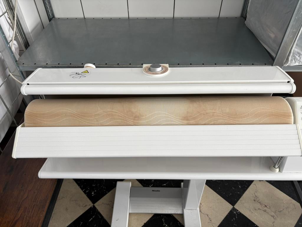 Miele strijkrol mangel B995 stoomfunctie, Ophalen, Zo goed als nieuw