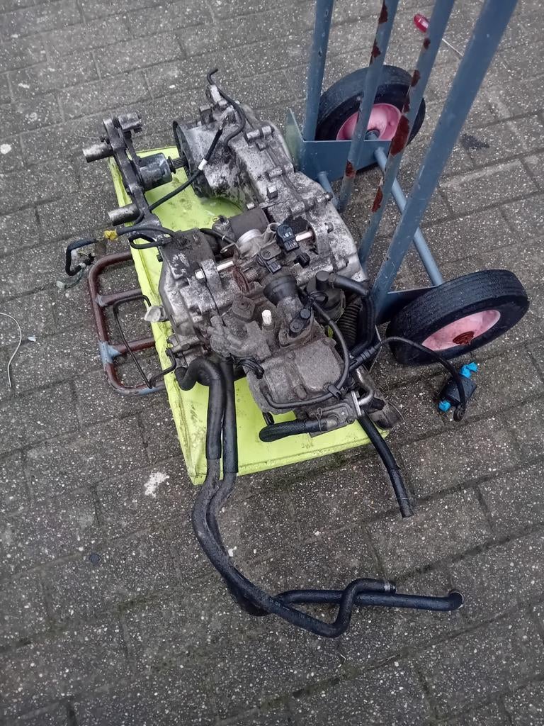 Diverses pieces pour scooter sym evo I, Vélos & Vélomoteurs, Scooters | SYM