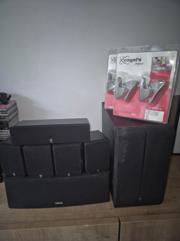 Speakerset Yamaha surround + subwoofer en ophangbeugels, Enlèvement