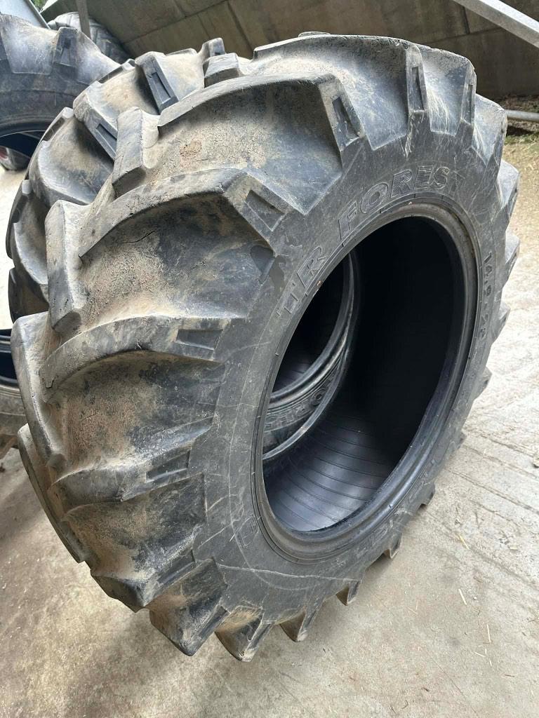 pneus forestiers Nokian, Zakelijke goederen, Landbouw | Onderdelen | Banden, Velgen en Assen, Ophalen