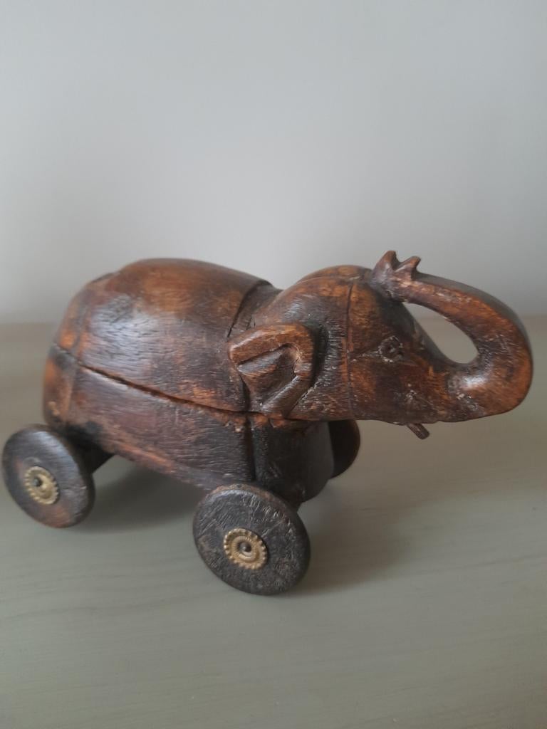 Olifantje  Klein maar schattig., Antiek en Kunst, Ophalen