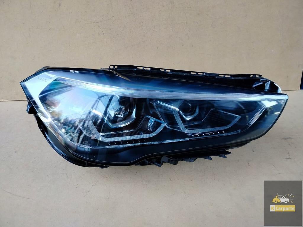5A01172, BMW F48 X1 Lift Full LED Lamp droit, Petuelring 130
80788  Munich, DE, Info@bmw.de, Utilisé, BMW