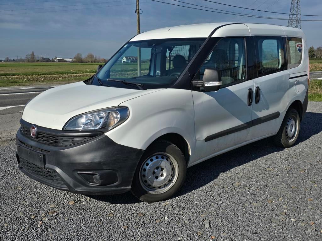 FIAT DOBLO 1300CC DIESEL 10/2016 104000KM, Auto's, Voorwielaandrijving, Euro 5, Stof, 4 cilinders