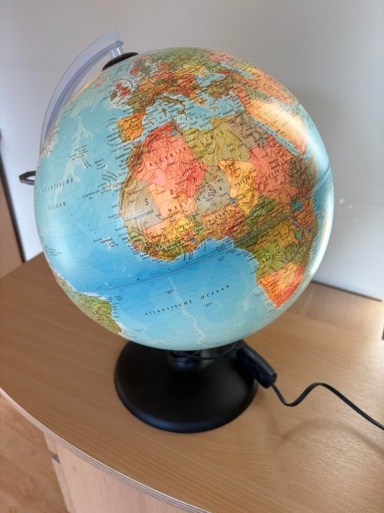 Wereldbol verlicht, Enlèvement, Comme neuf