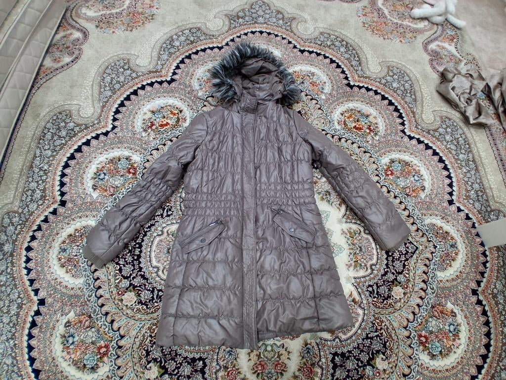 Warme Grijze Pufferjas met Bontkraag – Maat  M/38], Kleding | Dames, Ophalen, Zo goed als nieuw, Maat 38/40 (M)