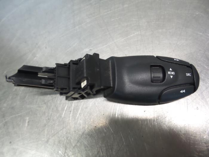 Commande radio volant d'un Peugeot 307, Autos : Pièces & Accessoires, Commande, Peugeot, Utilisé, Enlèvement ou Envoi