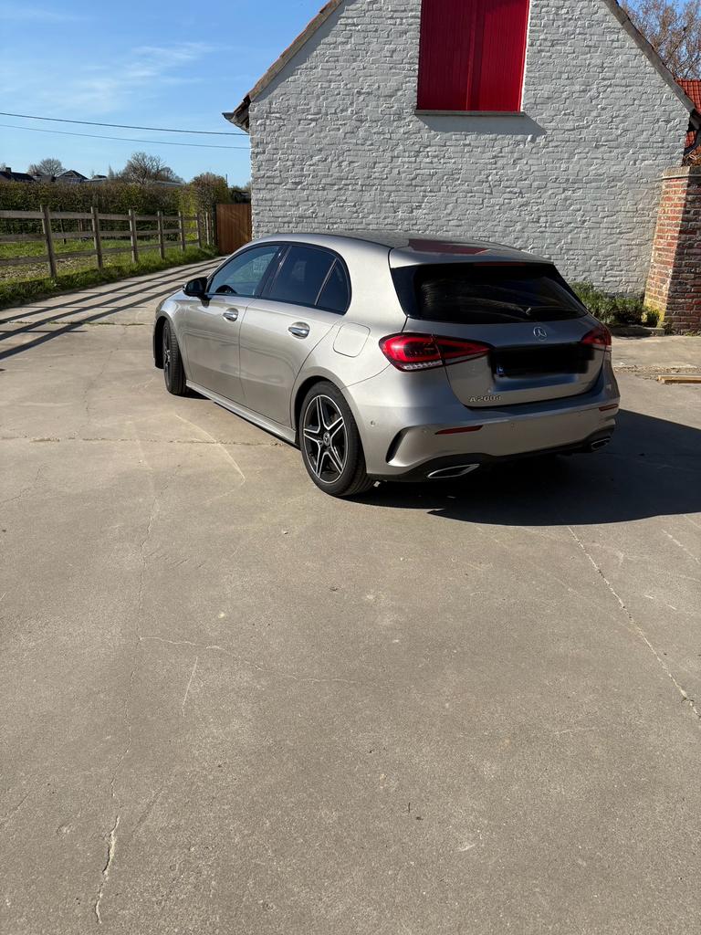 MERCEDES-BENZ Classe A 200 d 150ch AMG Line 8G-DCT, Autos, Achat, Entretenue par le concessionnaire, Noir, 5 portes