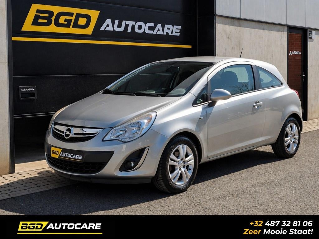 Opel Corsa 1.2i Ecotec 2011 Benzine FULL AIRCO
CRUISE C, Auto's, Voorwielaandrijving, Euro 5, Stof, Electronic Stability Program (ESP)