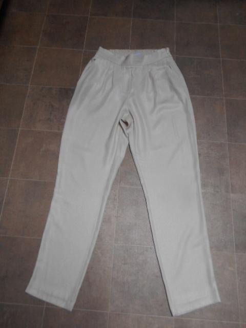 Opruiming - Maat M / 5 euro, Maat 38/40 (M), Beige, Ophalen of Verzenden, Zo goed als nieuw