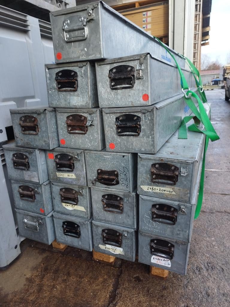 Boîtes de rangement en métal - bac à matériaux - OCTANORM, Bricolage & Construction, Enlèvement ou Envoi, Utilisé, Info@timshop.be