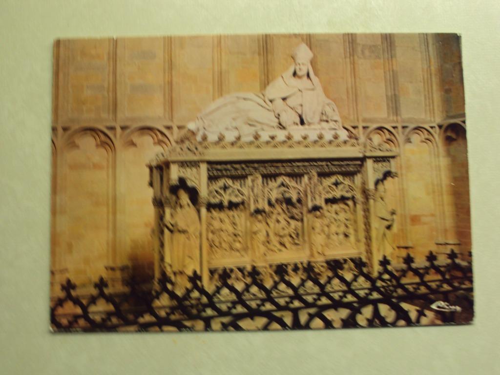 54617- SAINT-HUBERT - LA BASILIQUE- CRYPTE ROMANE - 2 FOTO'S, Collections, Envoi