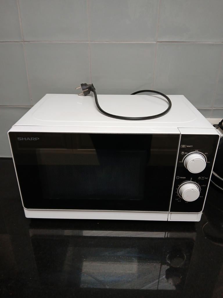 Sharp R200WW Microgolfoven, Elektronische apparatuur, Microgolfovens, Ophalen, Zo goed als nieuw, Draaiplateau, Vrijstaand