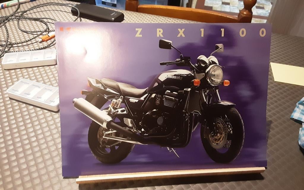 Kawasaki zrx 1100 brochure, Enlèvement ou Envoi, Comme neuf