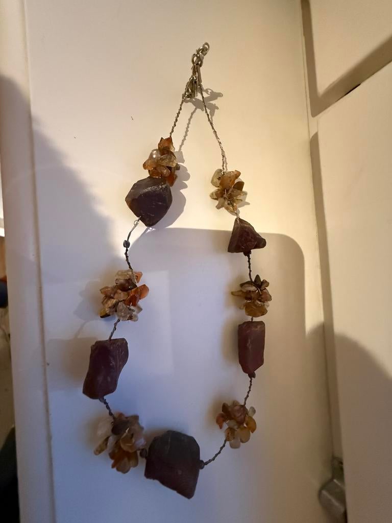 Collier avec pierres naturelles, Bijoux, Sacs & Beauté, Colliers, Enlèvement ou Envoi, Utilisé, Brun, Avec pendentif