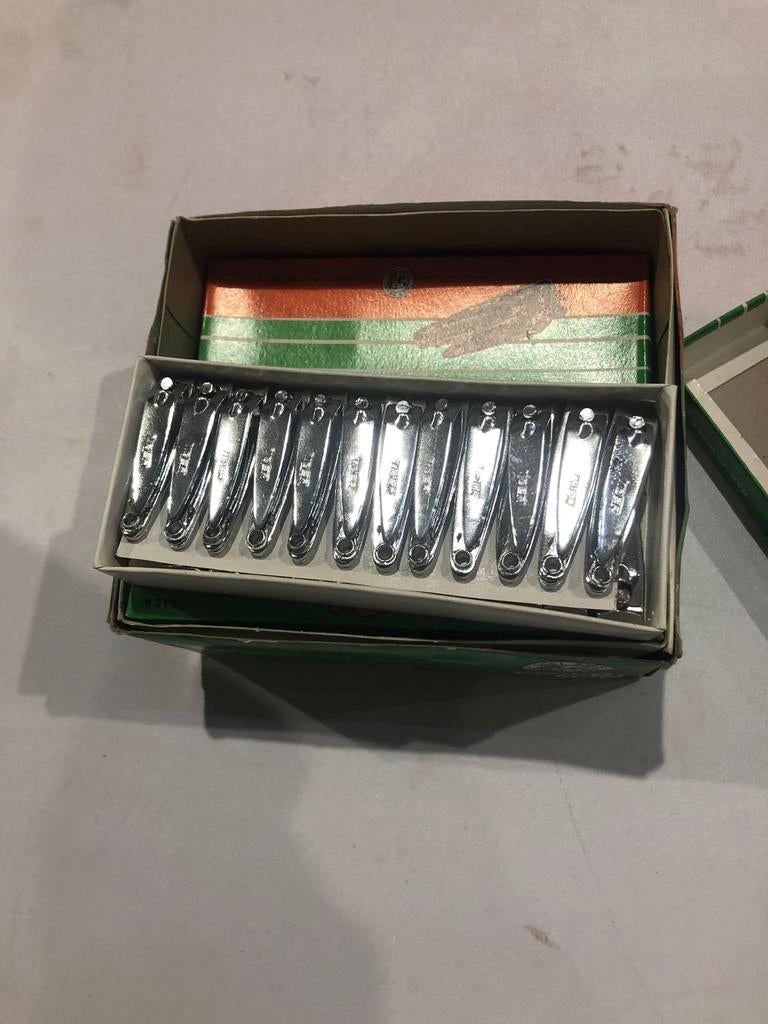NEUF lot de boites de 24 coupe-ongles vintage, Enlèvement ou Envoi