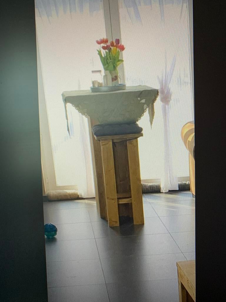 Statafel met twee barkrukken, Ophalen, Zo goed als nieuw