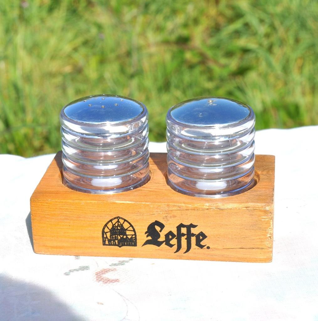 salière et poivrière Leffe sur socle de bois, Collections, Enlèvement ou Envoi, Comme neuf, Autres types, Leffe