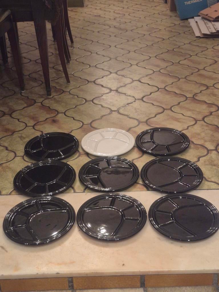 Lot de 9 assiettes à fondue en céramique en bon état., Maison & Meubles, Assiettes(s), Céramique, Enlèvement, Utilisé