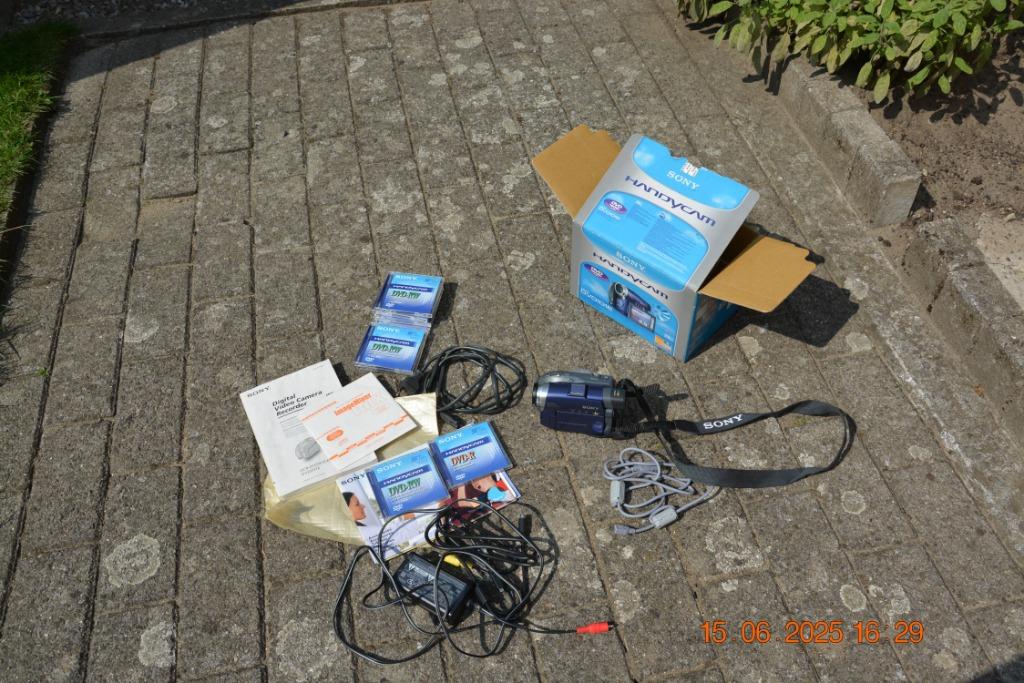 Sony Handycam Digital Video Recorder DCR-DVD 101E, Ophalen, Full HD, 20x of meer, Zo goed als nieuw