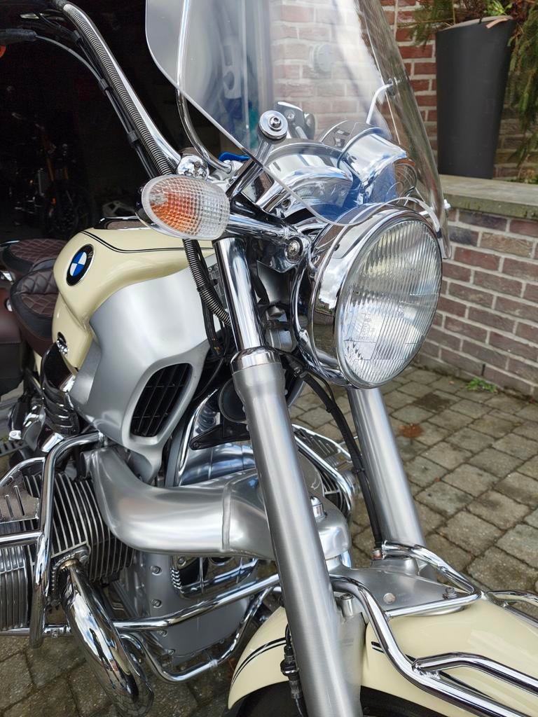 BMW R1200C James Bond