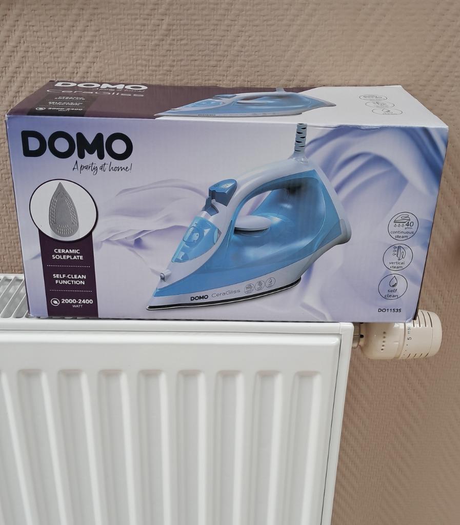 Domo stoomstrijkijzer ( nieuw ), Ophalen of Verzenden, Nieuw, Strijkijzer met snoer