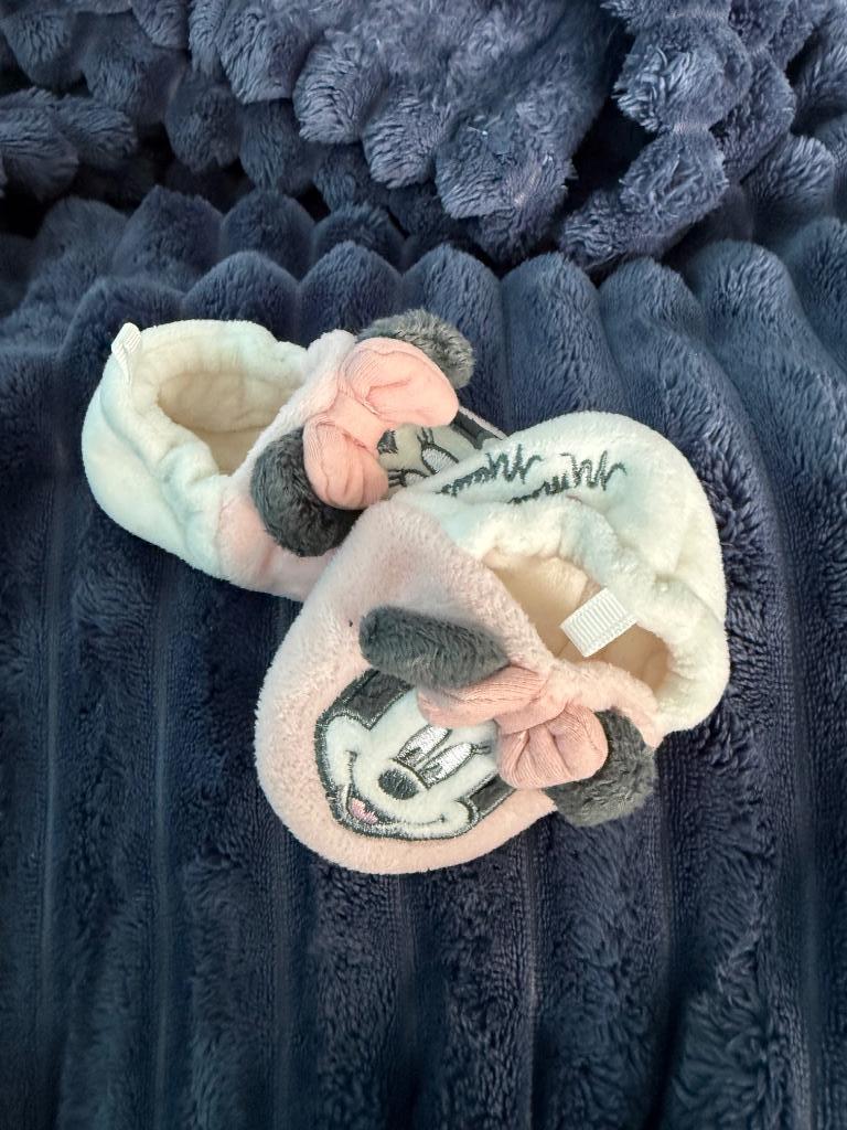 Chausson Pantoufles Disney Minnie 6-9Mois, Kinderen en Baby's, Babykleding | Schoentjes en Sokjes, Disney, Slofjes, Meisje, Ophalen of Verzenden