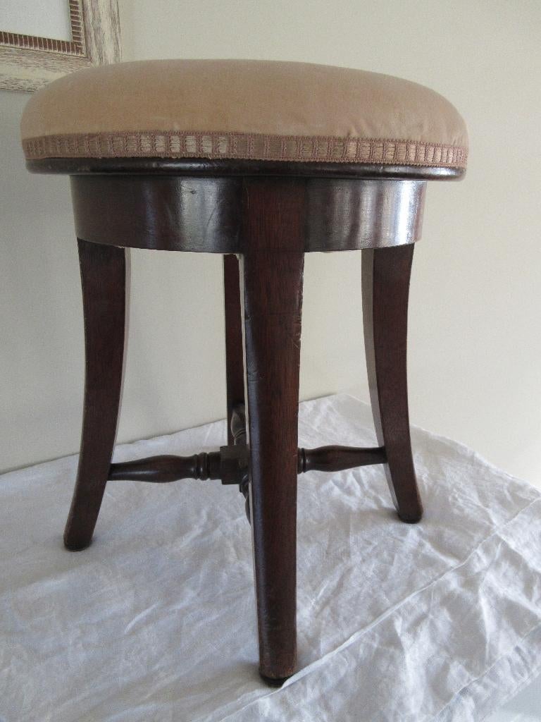 Tabouret kruk poef rustieke stijl mooie zitting in velours, Huis en Inrichting, Krukjes, Hout, Ophalen