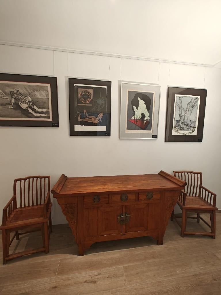 Noord-Chinese dressoir(handgesneden) met 2Huanghuali stoelen, Teck, Avec tiroir(s), Enlèvement ou Envoi, 150 à 200 cm