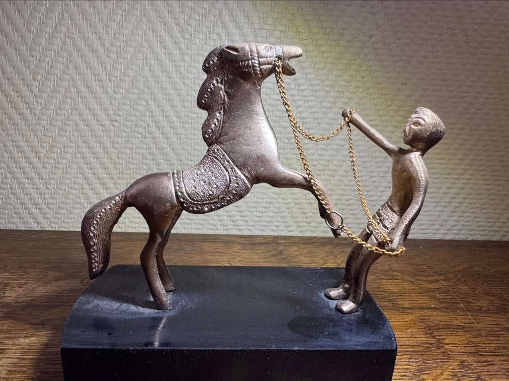 Cheval en bronze/cuivre avec dompteur, Enlèvement ou Envoi, Bronze