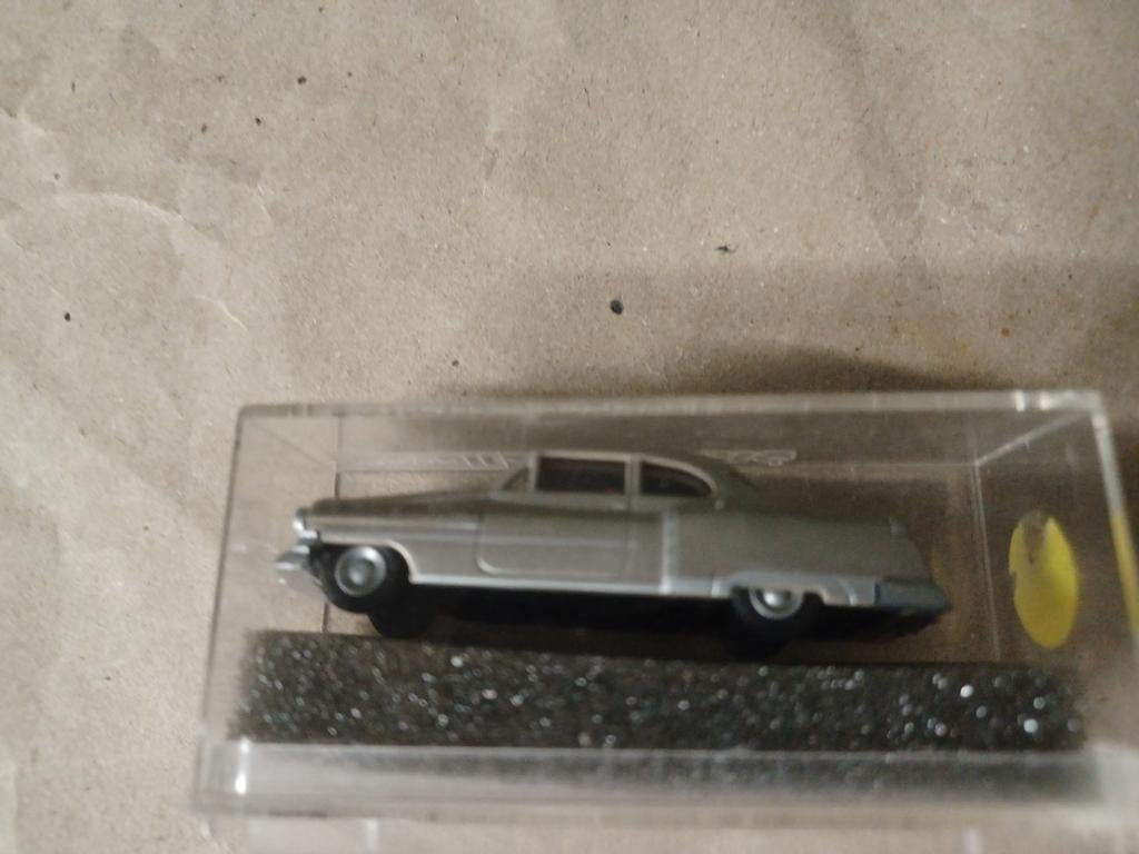 Cadillac 1/87 Praline in nieuwstaat, Ophalen of Verzenden