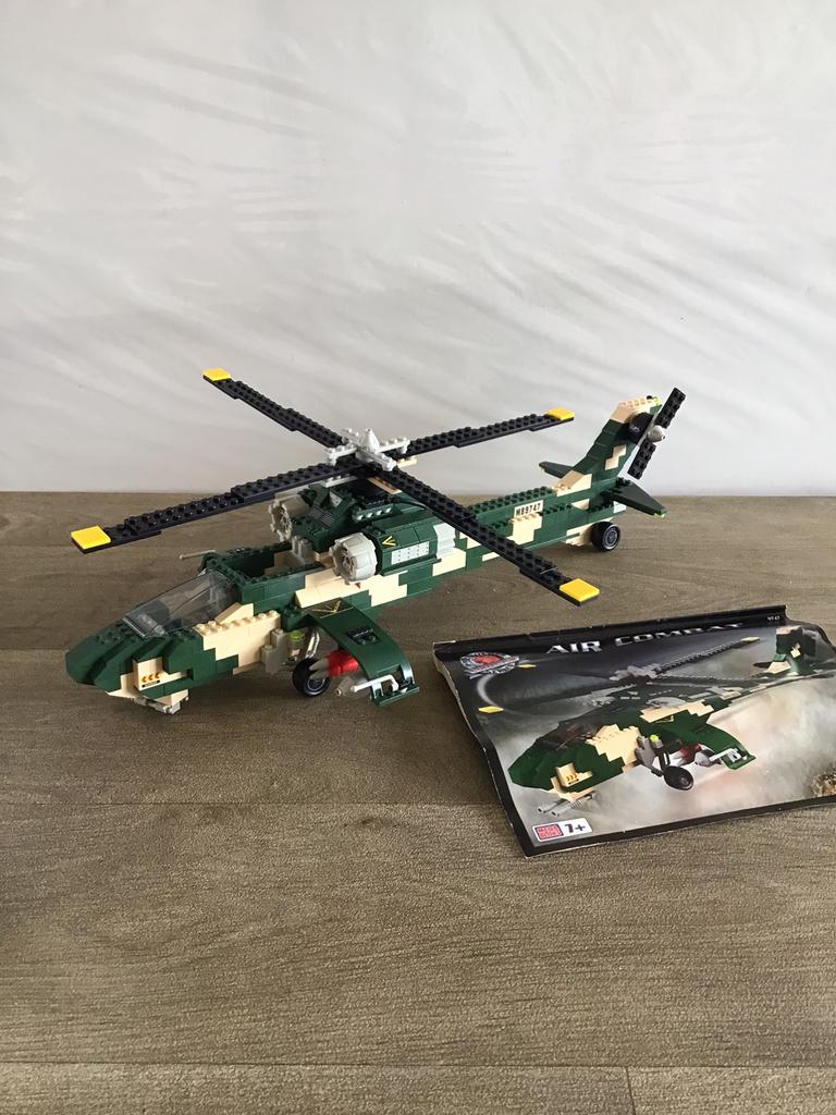 Air Combat Collector, Ophalen of Verzenden, Zo goed als nieuw