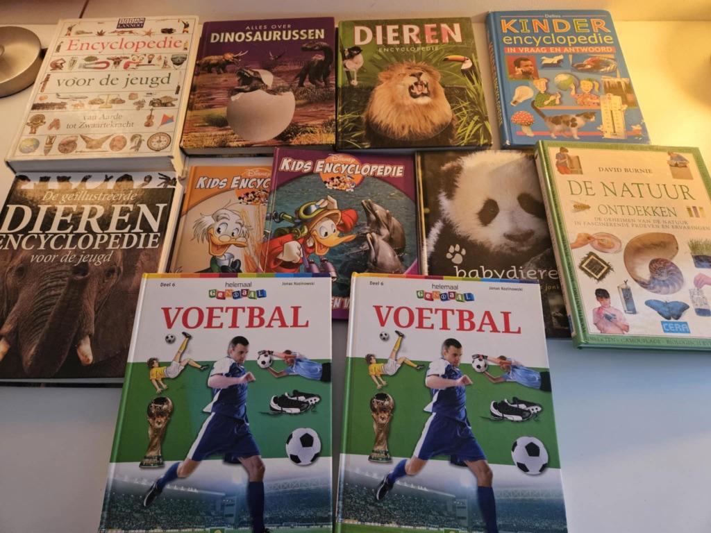 Encyclopedieën jeugd, Boeken, Encyclopedieën, Gelezen, Ophalen