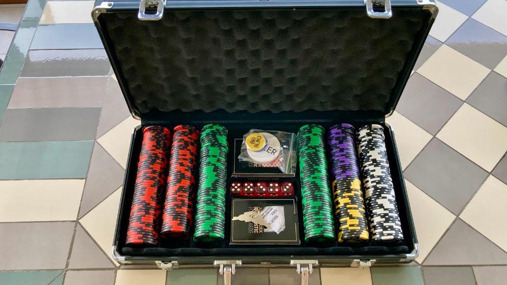 Professioneel pokerspel, Hobby en Vrije tijd, Gezelschapsspellen | Kaartspellen, Nieuw, Vijf spelers of meer, Ophalen